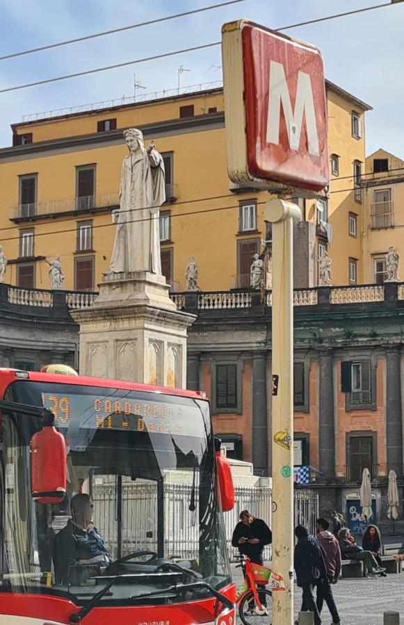 Metrodante Napoli Esterno foto